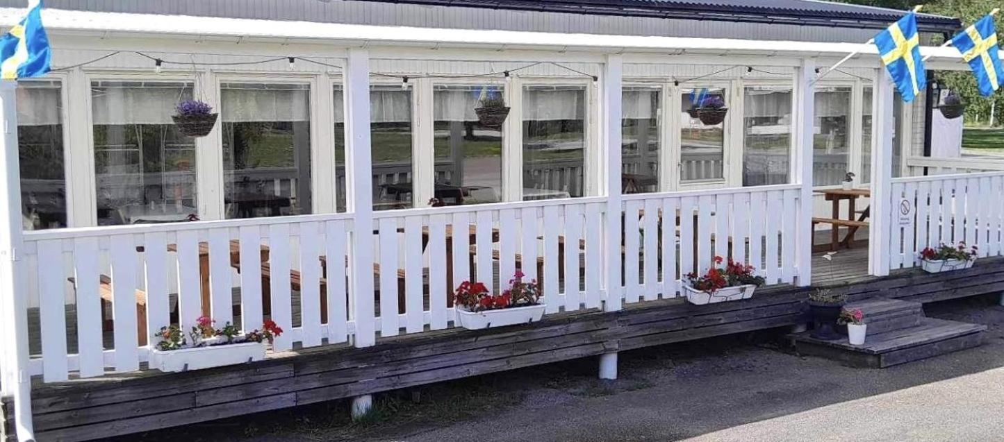 Gullringens Vaerdshus & Hotell Exterior photo
